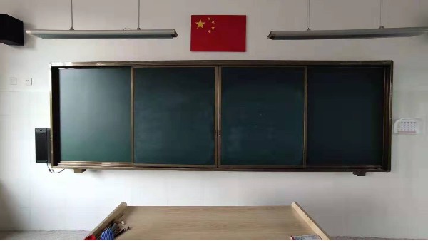 選購推拉黑板,源頭廠家發貨速度就是快-優雅樂